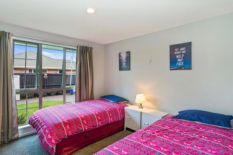 Photo of property in 433 Mairehau Road, Parklands, Christchurch, 8083