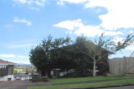 Photo of property in 2/15 Gwenand Place, Botany Downs, Auckland, 2010