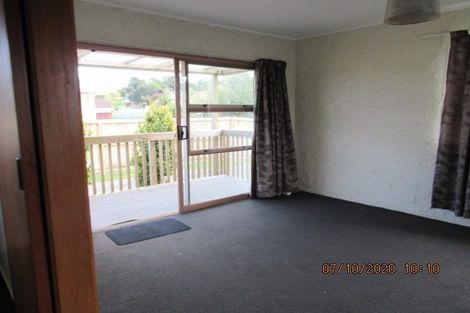 Photo of property in 4 Helleur Road, Massey, Auckland, 0614