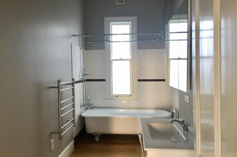 Photo of property in 2 Milton Road, Northcote Point, Auckland, 0627