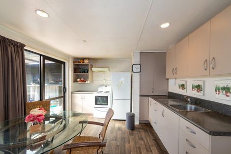 Photo of property in 4 Corwen Place, Mayfair, Hastings, 4122
