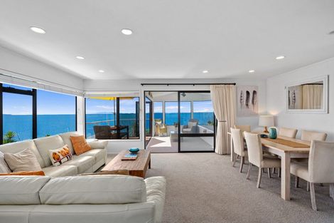 Photo of property in 1/127 Churchill Road, Rothesay Bay, Auckland, 0630