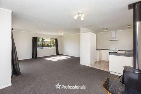 Photo of property in 1 Monarch Grove, Maoribank, Upper Hutt, 5018
