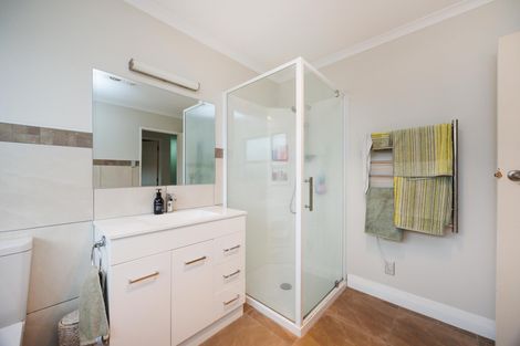 Photo of property in 52 Kentucky Way, Awapuni, Palmerston North, 4412