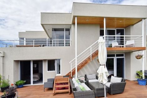 Photo of property in 2/11 Belleview Terrace, Mount Pleasant, Christchurch, 8081
