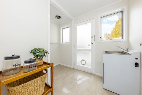 Photo of property in 14 Chantal Place, Red Hill, Papakura, 2110