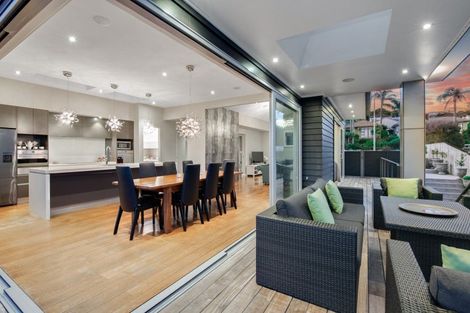 Photo of property in 31 Grand Drive, Orewa, 0931