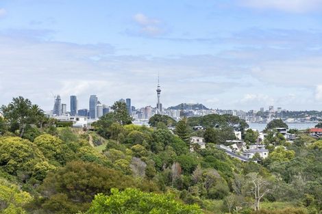 Photo of property in 99 Exmouth Road, Northcote, Auckland, 0627