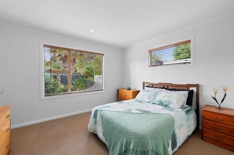 Photo of property in 70 Seaview Road, Marfell, New Plymouth, 4310