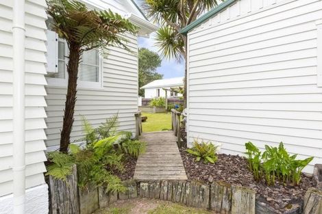 Photo of property in 76 Bell Road, Waiwhetu, Lower Hutt, 5010