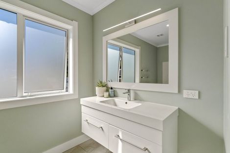 Photo of property in 1 Stevenson Way, Rangatira Park, Taupo, 3330