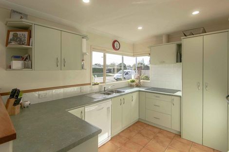 Photo of property in 52 Neeve Road, Taradale, Napier, 4112