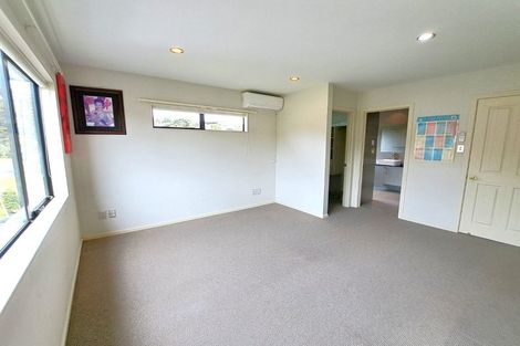 Photo of property in 3 Spoonbill Place, Unsworth Heights, Auckland, 0632