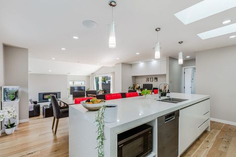 Photo of property in 21 Glenhaven Place, Te Atatu Peninsula, Auckland, 0610