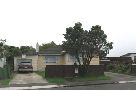 Photo of property in 9 Loasby Crescent, Newlands, Wellington, 6037