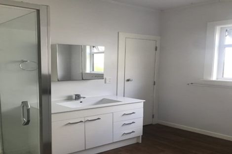 Photo of property in 37 Ara Paiwhenua, Tawa, Wellington, 5028