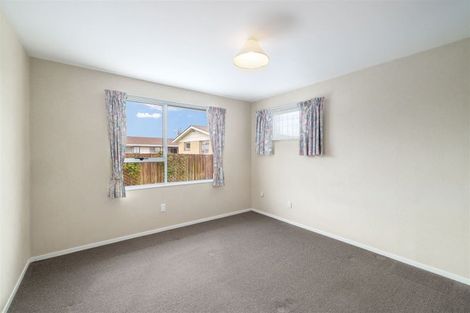 Photo of property in 35 Oldwood Street, Bishopdale, Christchurch, 8053