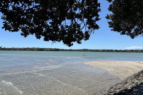 Photo of property in 15a Beresford Street, Bayswater, Auckland, 0622