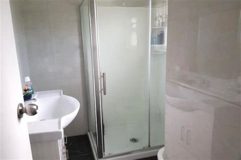 Photo of property in 10 Mcclintock Road, Massey, Auckland, 0614