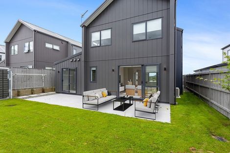 Photo of property in 29 Parkmore Drive, Rosehill, 2113