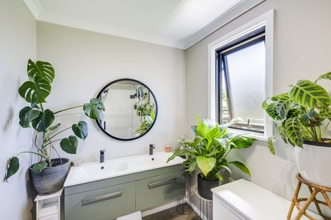 Photo of property in 15 Fleming Crescent, Maraenui, Napier, 4110