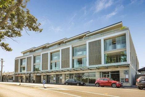 Photo of property in 585/g06 Beach Road, Rothesay Bay, Auckland, 0630