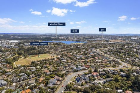 Photo of property in 1/39 Sunset Road, Totara Vale, Auckland, 0632