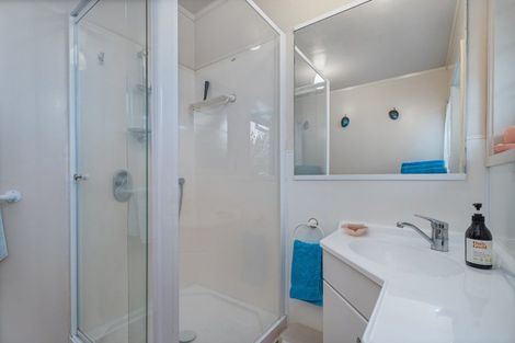 Photo of property in 4 Courtney Place, Pauanui, Hikuai, 3579
