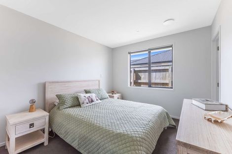 Photo of property in 10 Rehua Place, Waiwhakaiho, New Plymouth, 4312