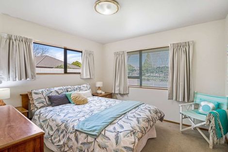 Photo of property in 4 Chesterfield Mews, Russley, Christchurch, 8042