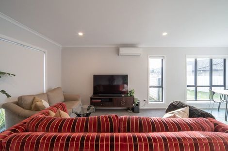 Photo of property in 12 Emmadale Lane, Hamilton East, Hamilton, 3216