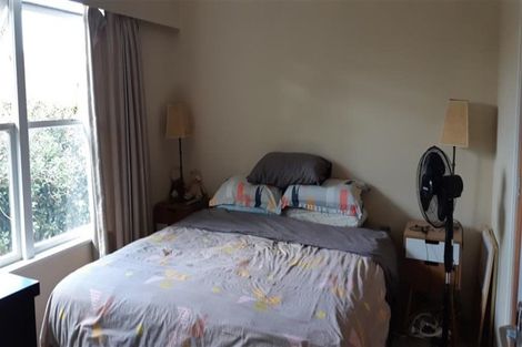 Photo of property in 2/59 Ayton Drive, Totara Vale, Auckland, 0629