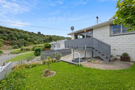 Photo of property in 2-1a Leicester Street, Picton, 7220