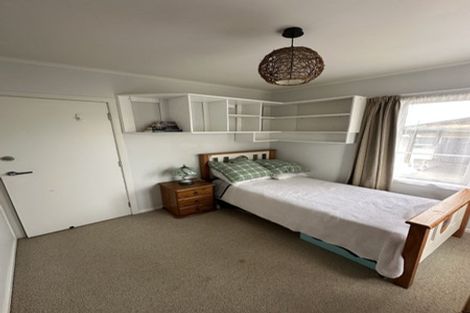 Photo of property in 44 Smythe Road, Henderson, Auckland, 0612