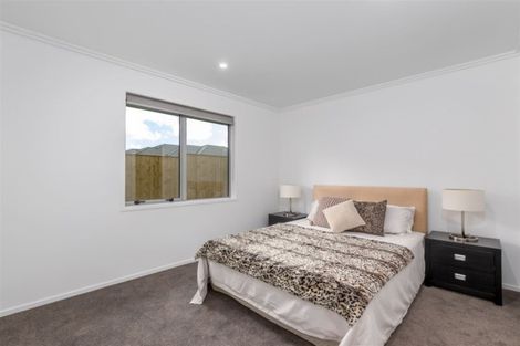 Photo of property in 19 Papa Orchard Drive, Kumeu, 0810