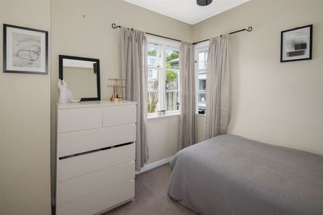 Photo of property in 35 Hindmarsh Street, Johnsonville, Wellington, 6037