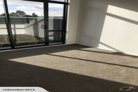 Photo of property in 15 Lieutenant Lane, Papakura, 2110