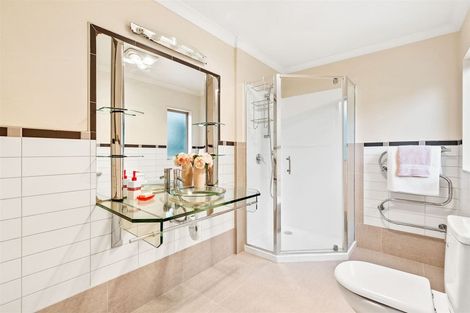 Photo of property in 77c Colwill Road, Massey, Auckland, 0614