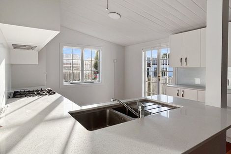 Photo of property in 27 Second Avenue, Avenues, Whangarei, 0110