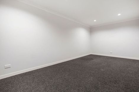 Photo of property in 1 Mchardy Place, Glenfield, Auckland, 0627