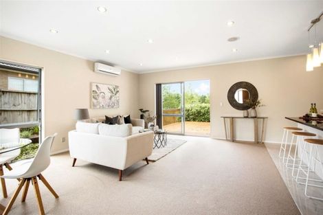 Photo of property in 8 Jezero Drive, Massey, Auckland, 0614