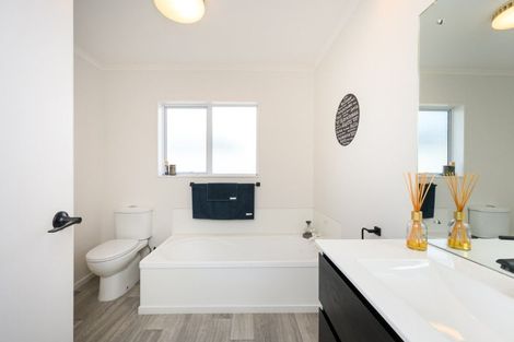 Photo of property in 3 Ferry Street, Foxton Beach, Foxton, 4815