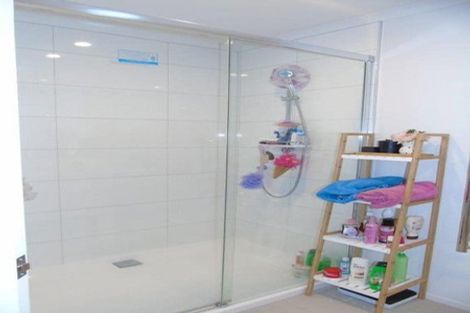 Photo of property in 19/9u Surrey Street, Tawa, Wellington, 5028