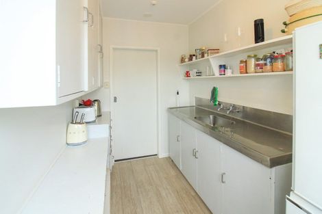 Photo of property in Victoria Court, 11/4u Queen Street, Mount Victoria, Wellington, 6011