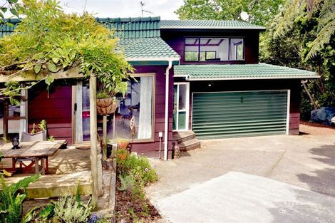 Photo of property in 9 Geoffrey Road, Torbay, Auckland, 0630