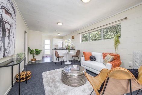 Photo of property in 19a/5 Verbena Road, Birkdale, Auckland, 0626