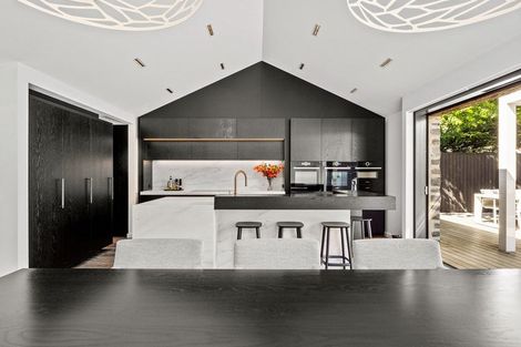 Photo of property in 4 Cardigan Street, Arrowtown, 9302