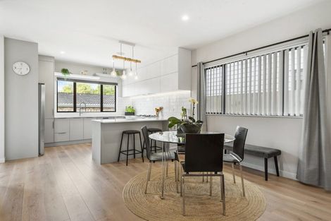 Photo of property in 9c Totara Grove, Hillcrest, Auckland, 0627