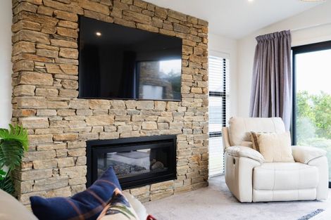 Photo of property in 18 Caledonia Drive, Mosgiel, 9024