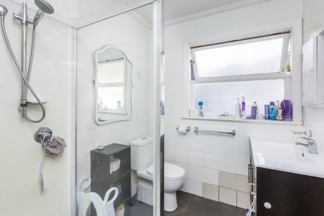 Photo of property in 6 Homedale Road, Wainuiomata, Lower Hutt, 5014